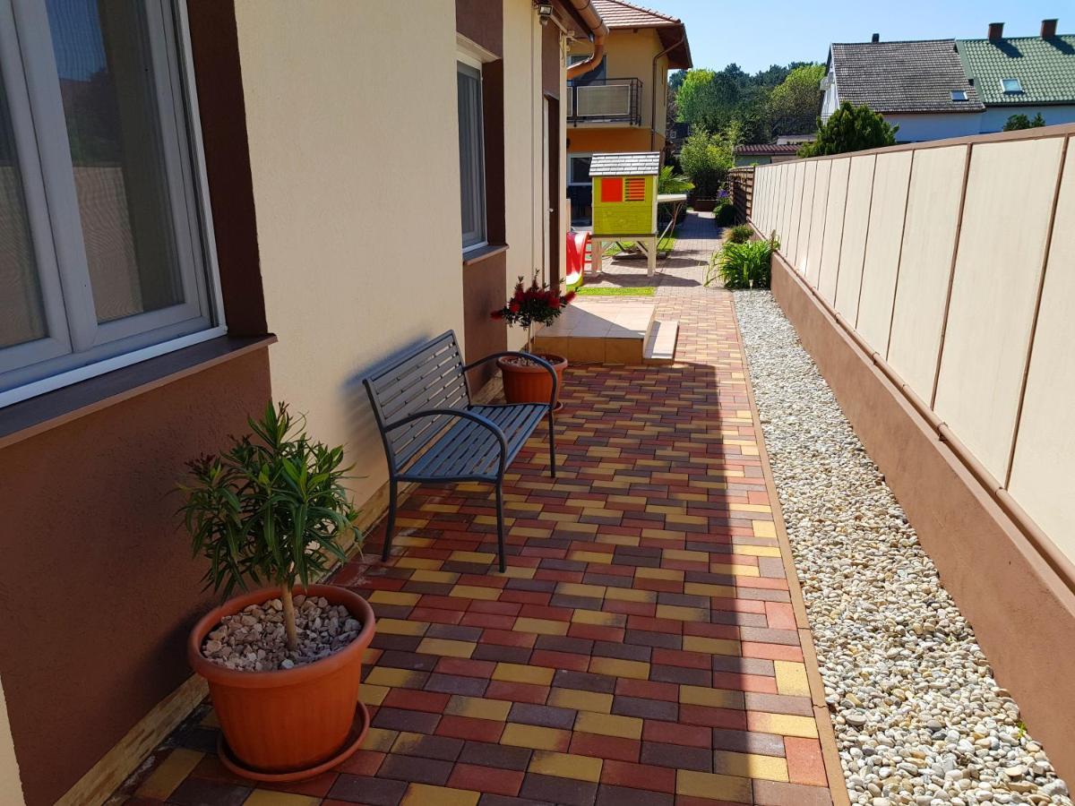 Napsugár Villa B Siófok Esterno foto