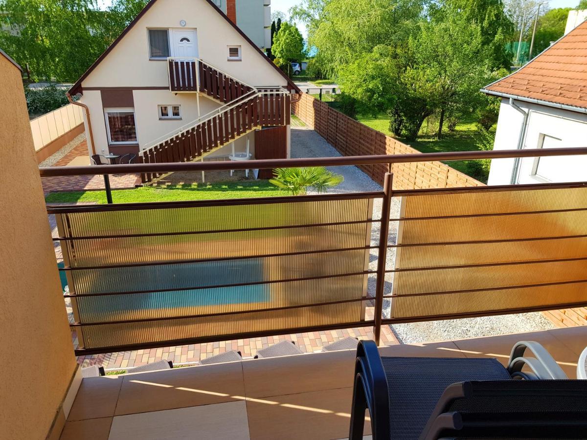 Napsugár Villa B Siófok Esterno foto